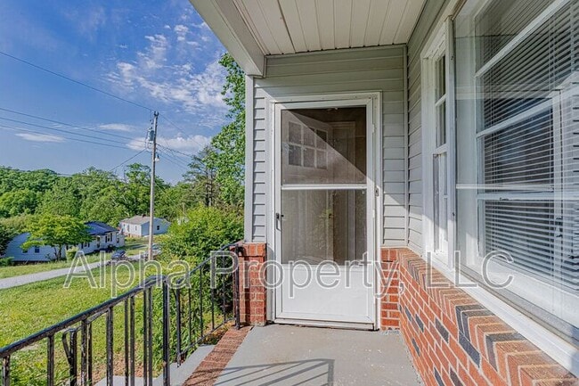 Photo - 14 Melvin Dr