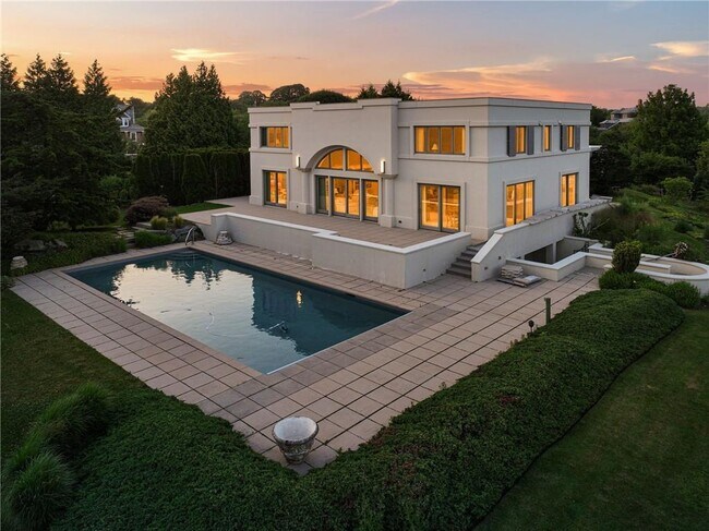 283 Ocean Ave