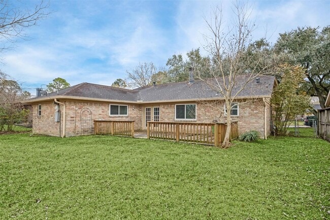 Photo - 103 Brigadoon Ln