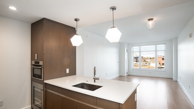 Photo - 100 Lovejoy Wharf Unit 4-H