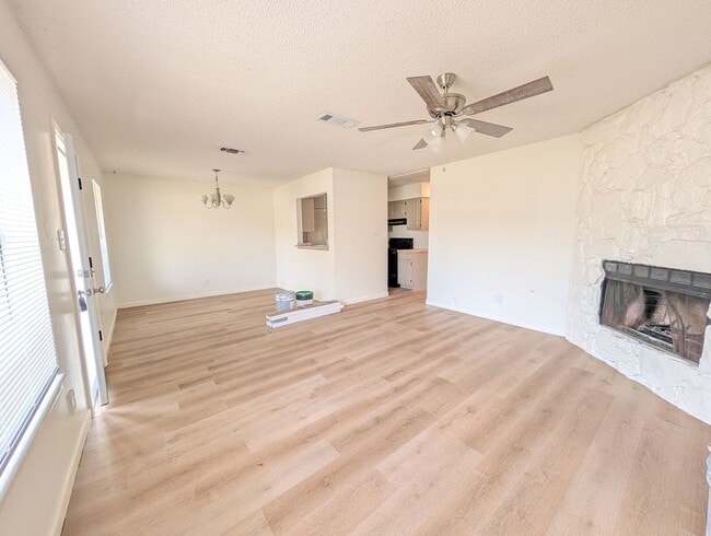 Building Photo - 6221-6223 Sandlin - B&amp;B Unit 6223