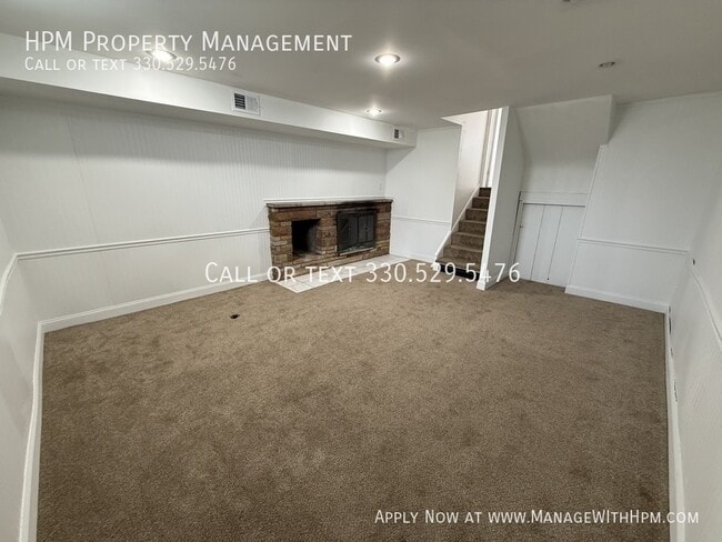 Photo - 15 W York St