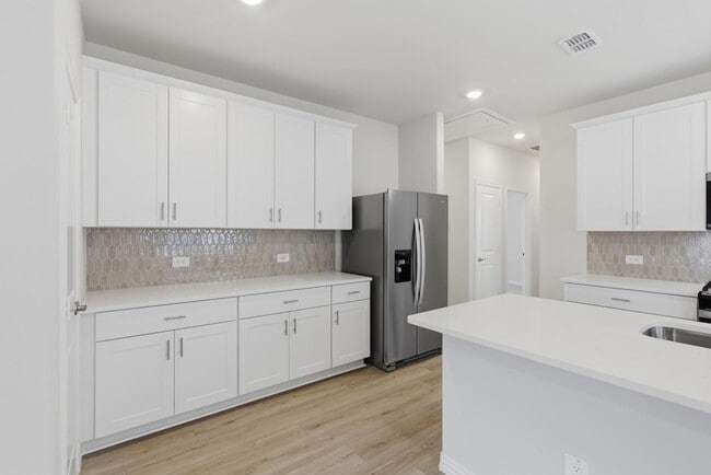 Photo - 501 Green Gables Dr