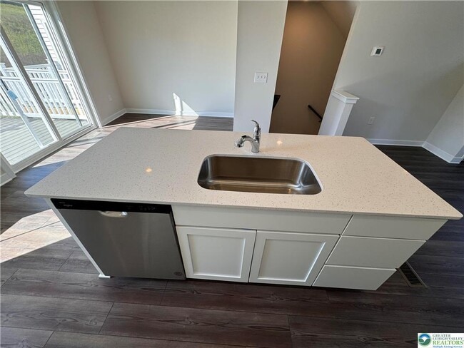 Photo - 7666 Clayton Ave