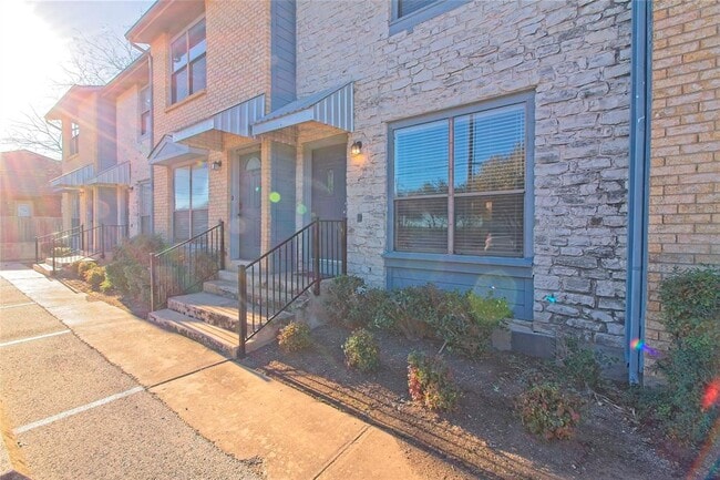 Photo - 3004 Whisper Oaks Ln Unit D