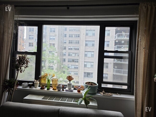 Photo - 405 E 56th St Unidad 4F