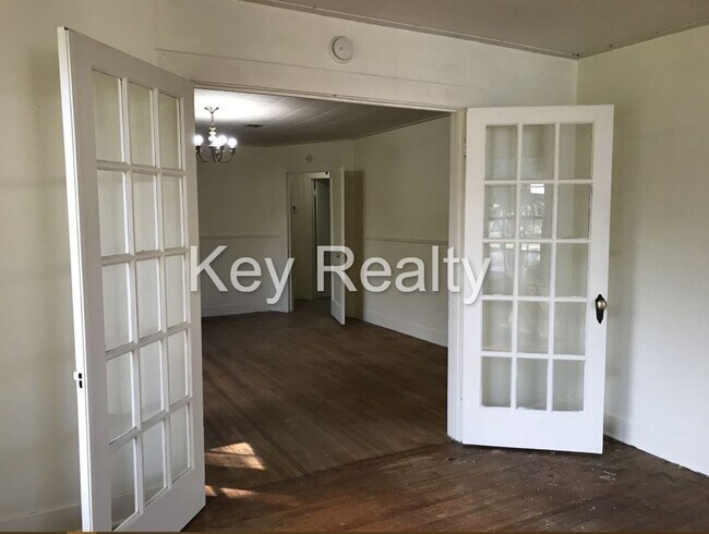 Photo - 112 Bentley St