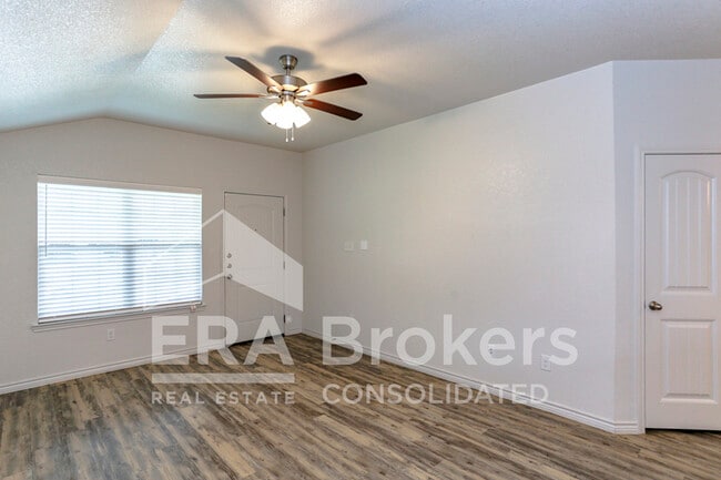 Photo - 205 Dolphin Dr Unit B