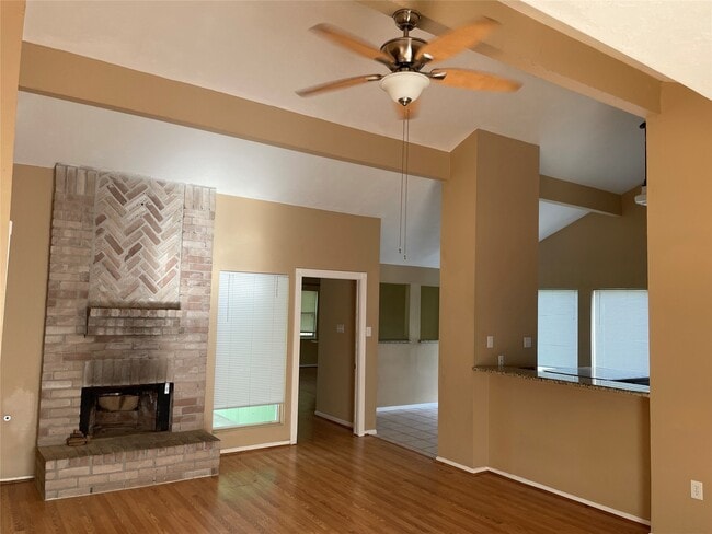 Photo - 1011 E Brompton Dr