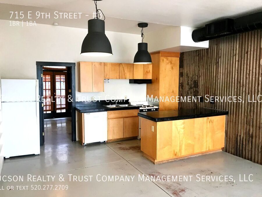 Photo - 715 E 9th Street-#3