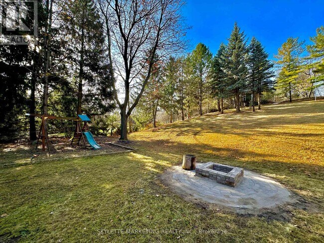 Photo - 8 Blue Grass Dr