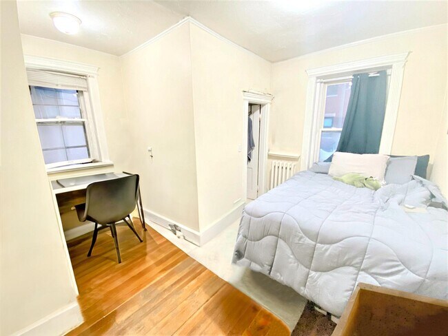 Photo - 460 Park Dr