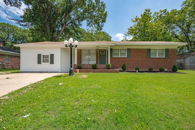 Building Photo - Beautifully Updated 3-Bedroom Home for Rent in Memphis