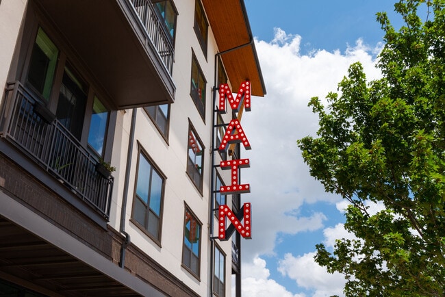 Building Photo - Belt & Main