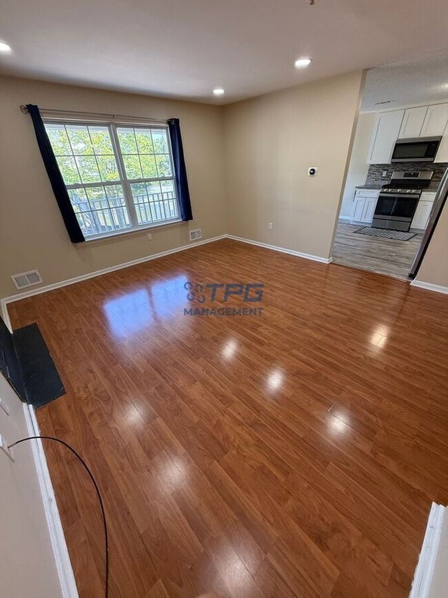Photo - 19 Newburgh Dr