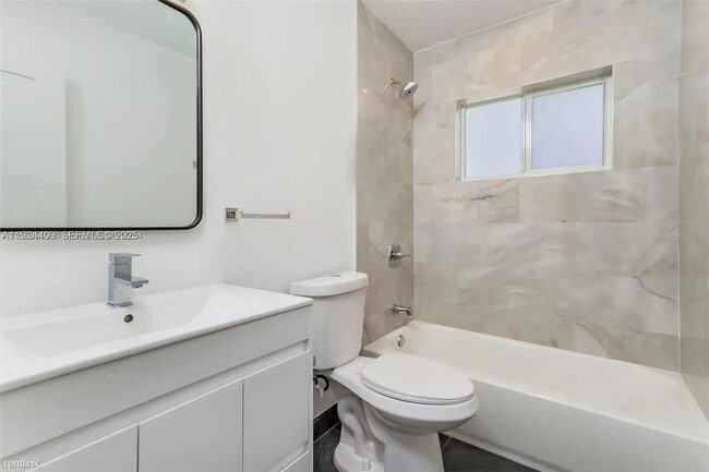 Photo - 1421 NE 30th Ct