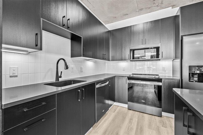 Photo - 221 Main St N Unit 1005