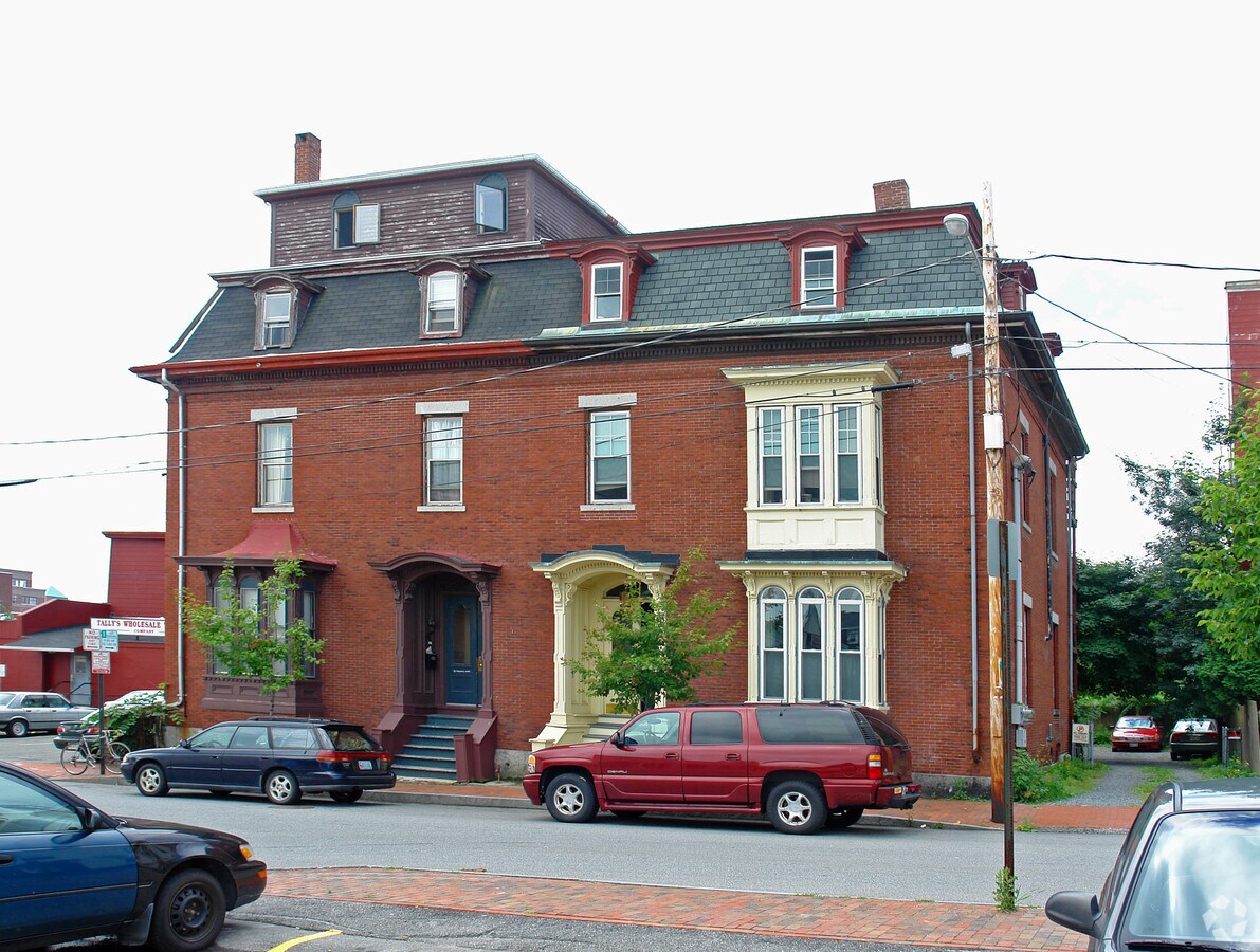 Photo - 62 Hampshire St Apartments
