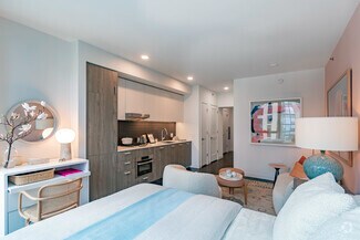 Photo - 465 E Waterside Dr