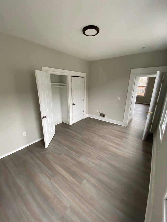 Photo - 314 E 15th St