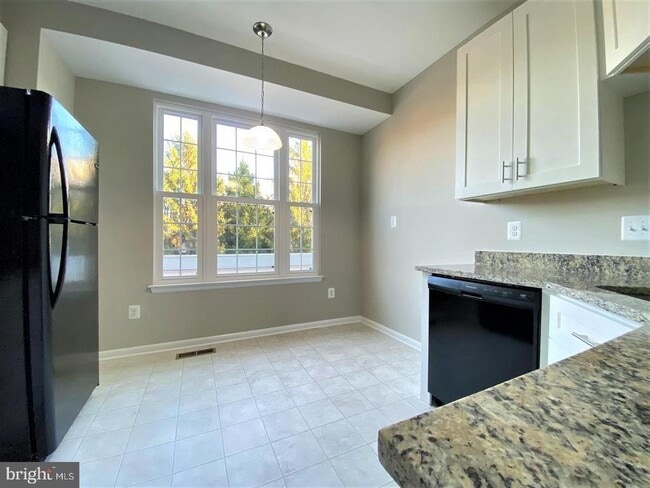 Photo - 44190 Mossy Brook Square