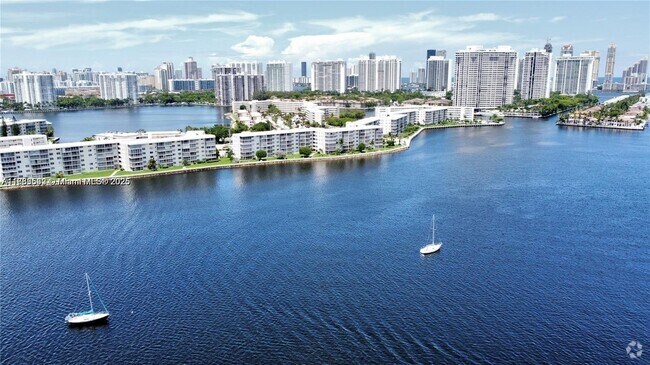 Building Photo - 2903 Point E Dr Unit K611 Rental