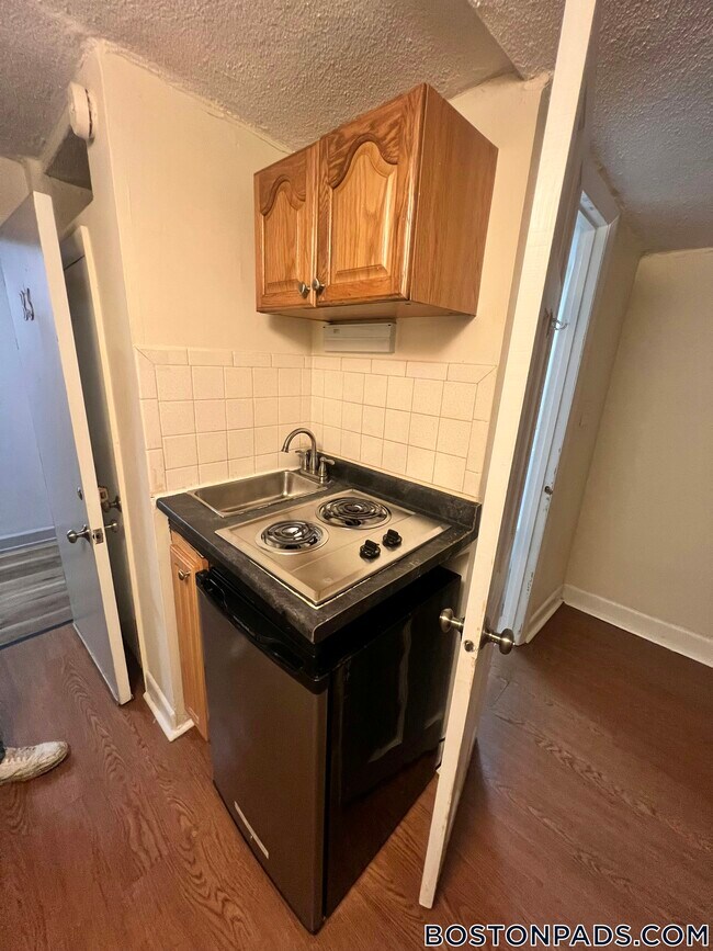 Photo - 49 S Huntington Ave Unidad B3