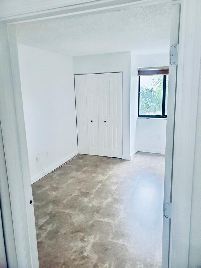 Photo - 10302 NW 9th Street Cir Unidad 201