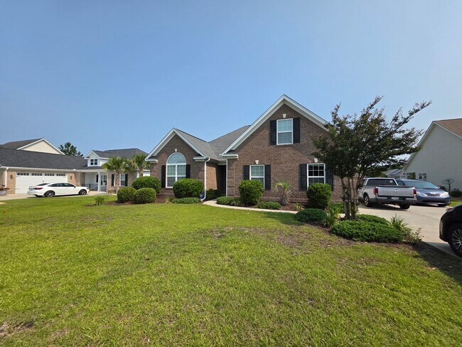 670 Uniola Dr