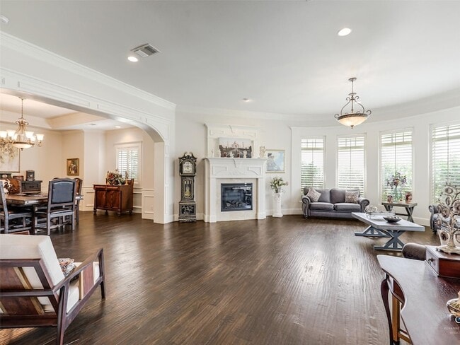 4428 Lake Breeze Dr