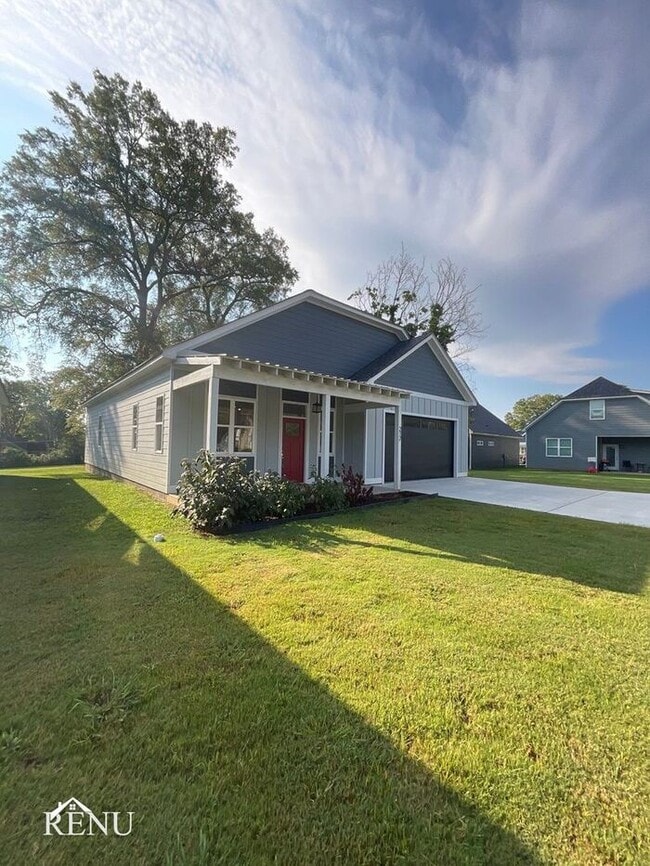 Photo - 212 McBrien Rd