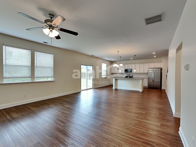 Photo - 241 Lake Vista Dr