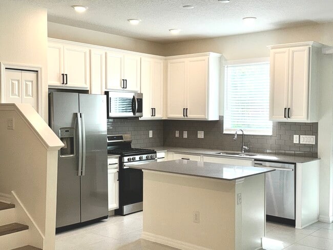 Photo - 5822 Spotted Harrier Wy