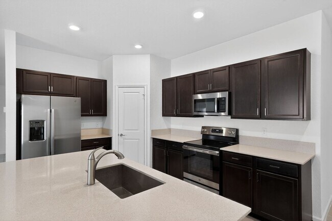 Photo - 752 Worlington Ln