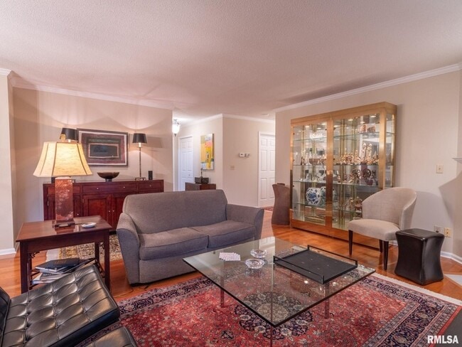 Building Photo - Well maintianed 2bedr 2bath Peoria Condo Unit 5200