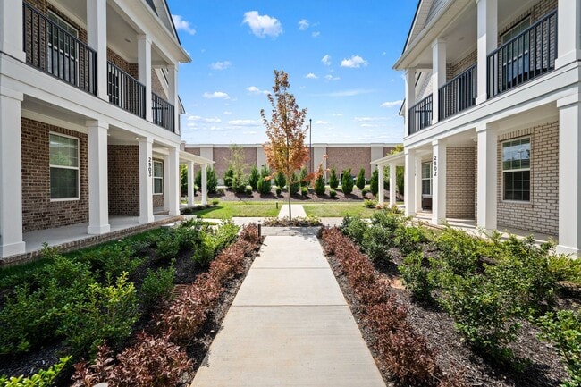 Photo - 2718 Willowoak Trl