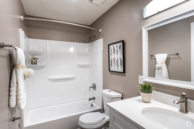 1BR, 1BA - 639 SF