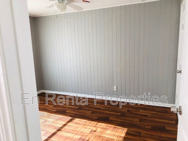 Photo - 2341 Brothers St