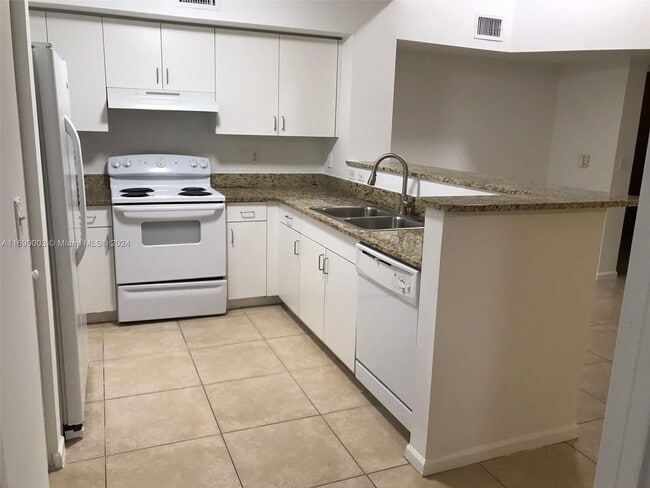 Photo - 4812 N State Road 7 Unit #12303