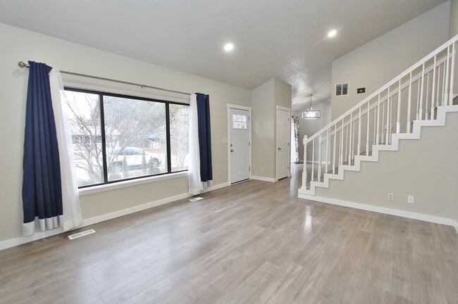 Photo - 11887 W Alfred St