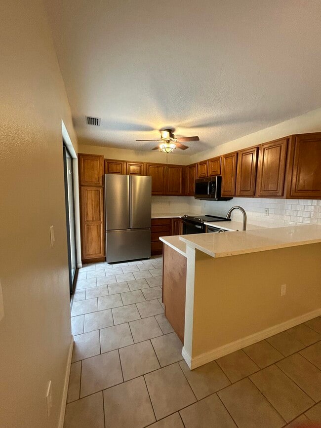 Photo - 2201 SW 28th St