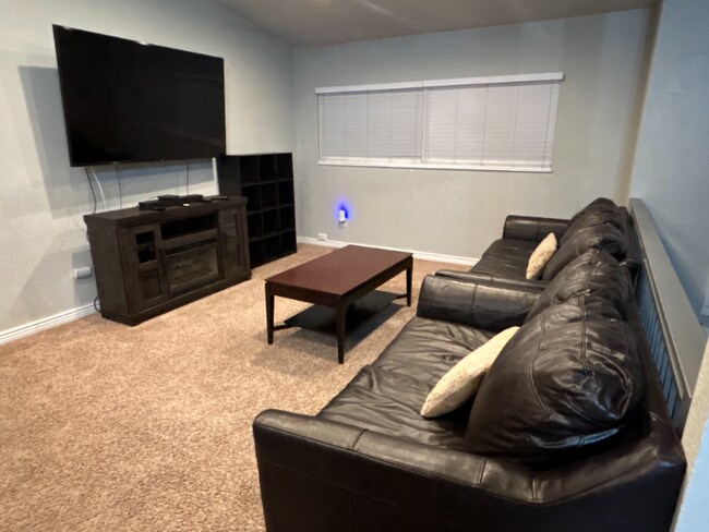 Photo - 3108 Moonbeam Cir S