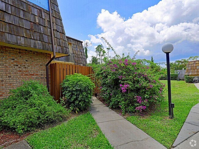Building Photo - Parkwoods 5580-2 Unit 5580 Malt Drive, 2 Rental