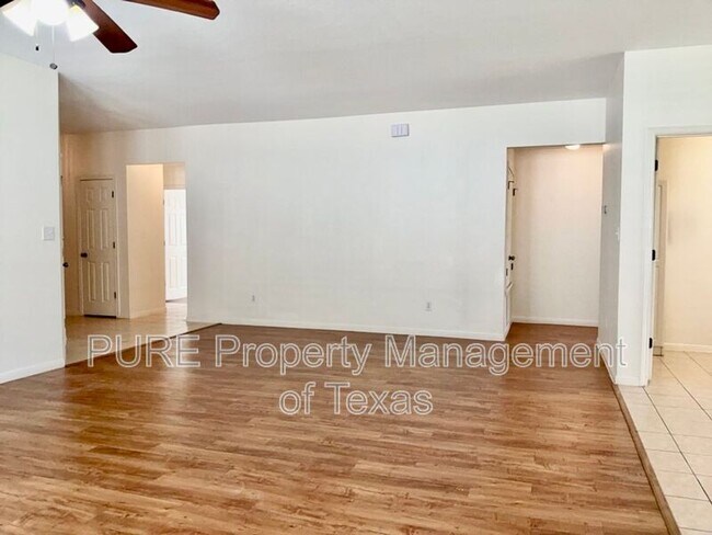 Photo - 7833 Squirrel Hollow Dr