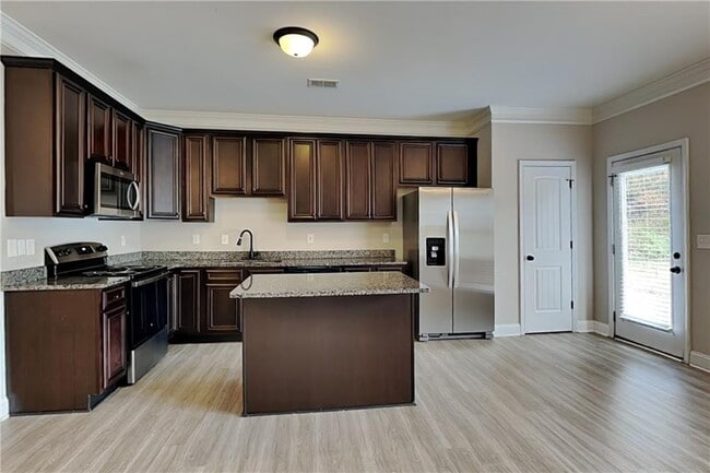 Photo - 218 Cranbrooke Dr