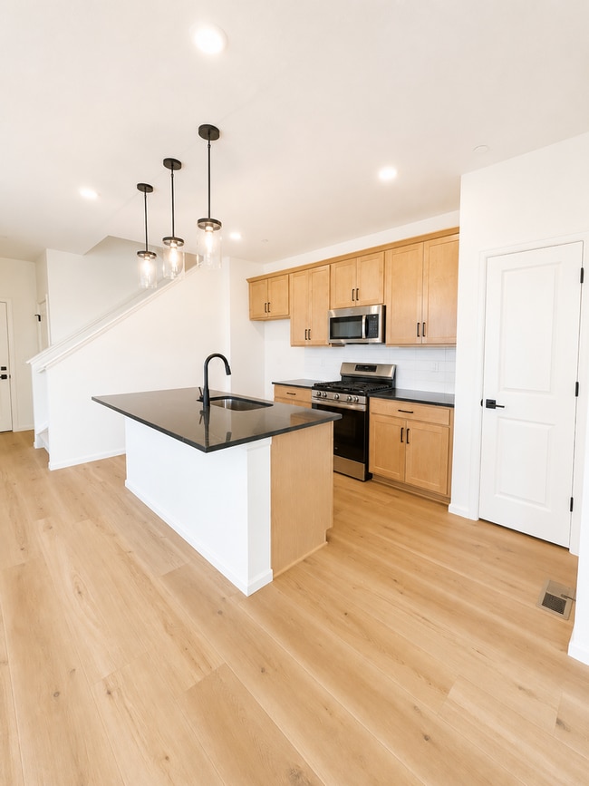 Building Photo - Brand New 3 Bedroom, 3 Bathroom Home in Erie!