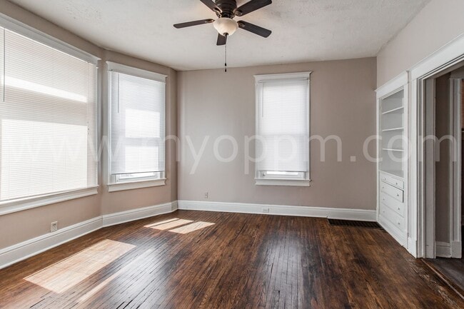 Building Photo - Available NOW! | 3 Bedroom home | Blackstone