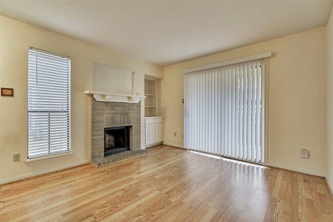 Photo - 3500 Tangle Brush Dr Unit 25