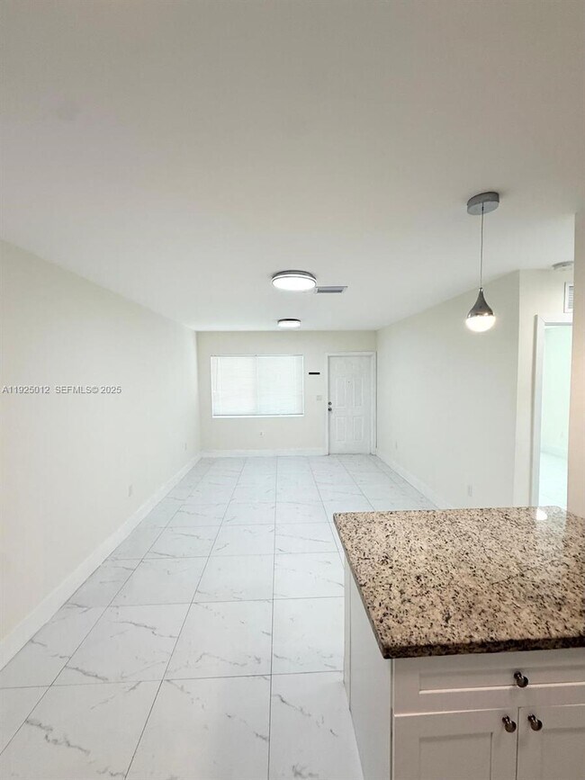 Photo - 335 NW 32nd St Unit 349