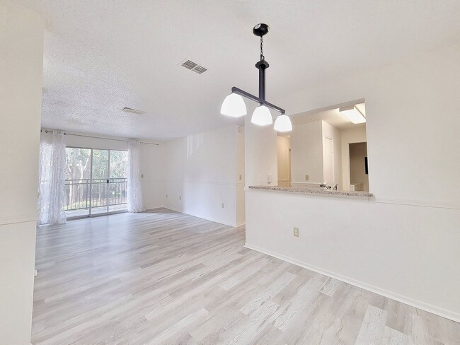 Building Photo - 3705 SW 27th St
